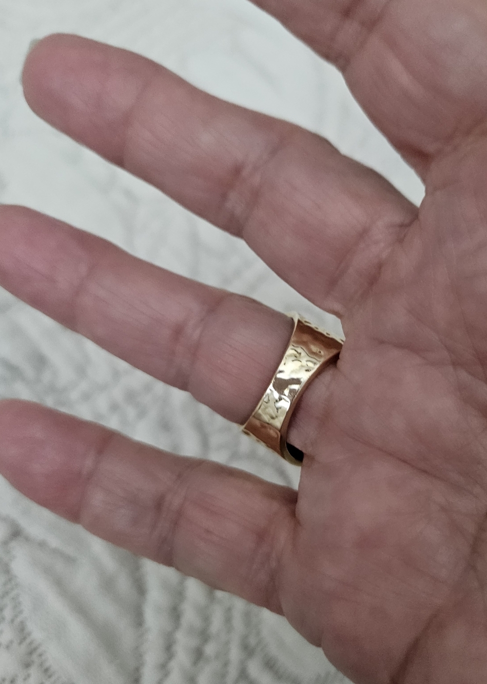14k Solid Gold Hammered Wide Band Sz7 - Picture 2 of 5